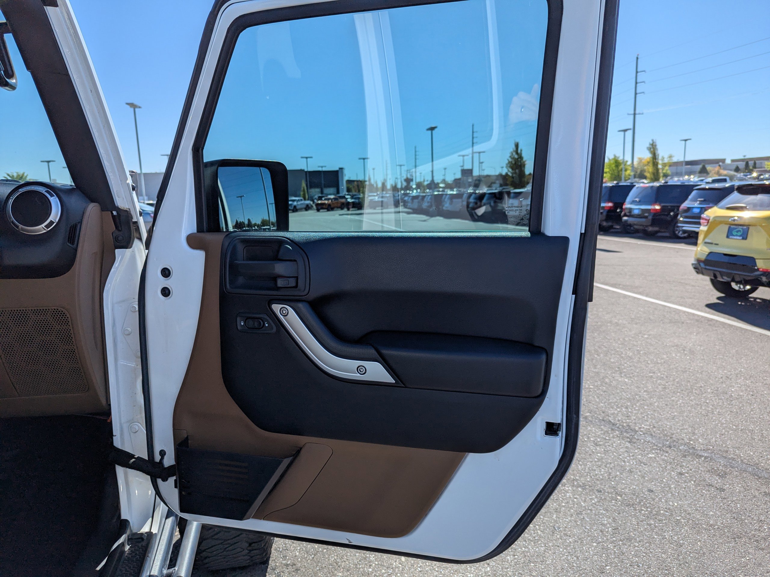 Used 2016 White Jeep Rubicon image 36