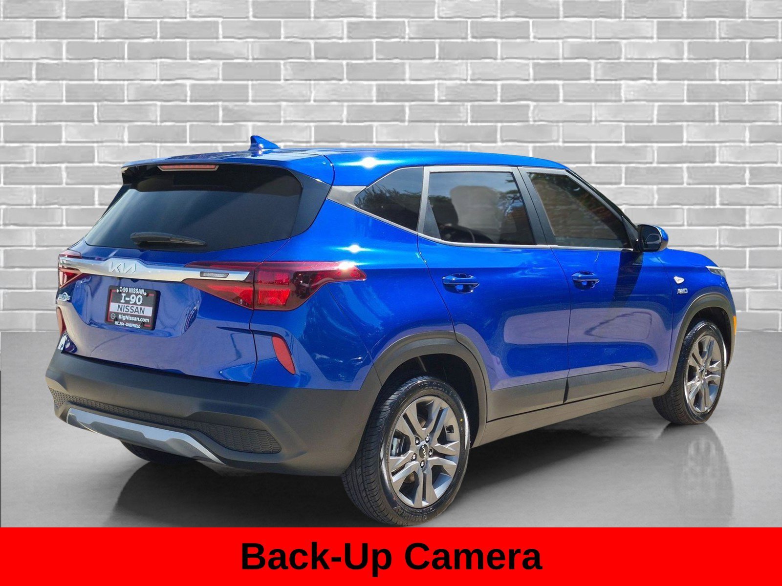 Used 2023 Neptune Blue Kia LX image 9