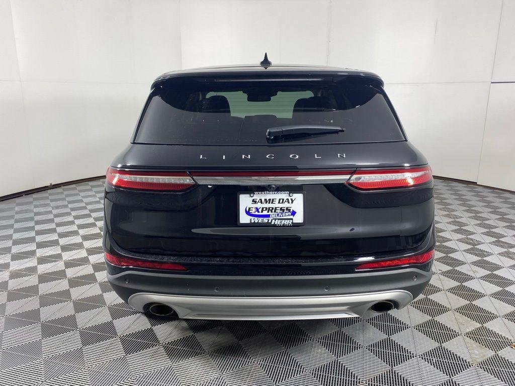 Used 2025 Black Metallic Lincoln Premiere image 9