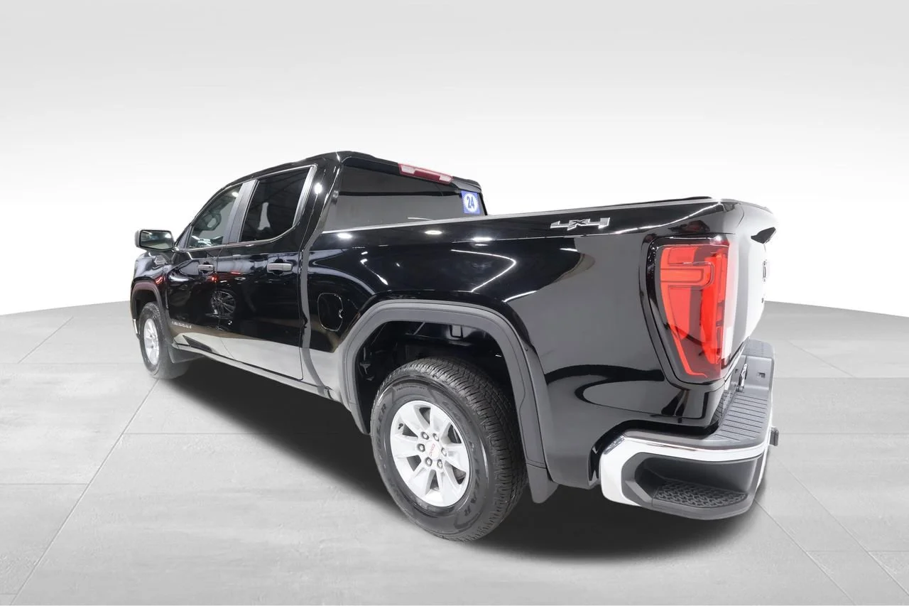 Used 2024 Onyx Black GMC Pro image 2