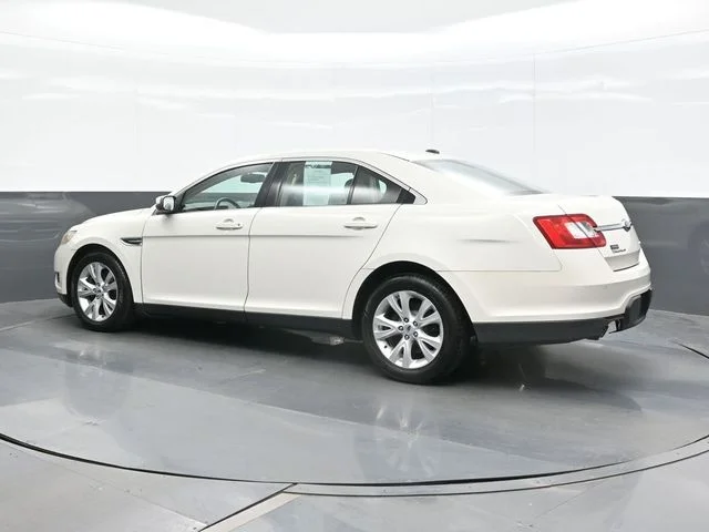 Used 2010  Ford SEL image 3