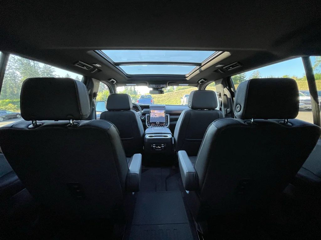2025 GMC Yukon XL Denali - Photo 30
