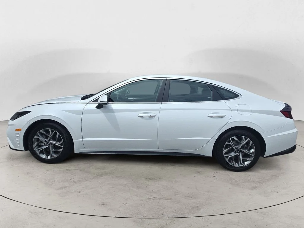 Used 2022 Gray Hyundai SEL image 8