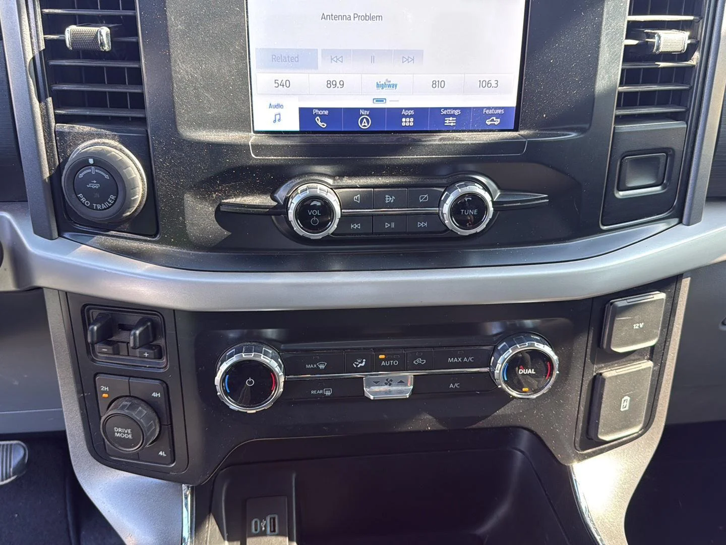 Used 2023 Oxford White Ford XLT image 22