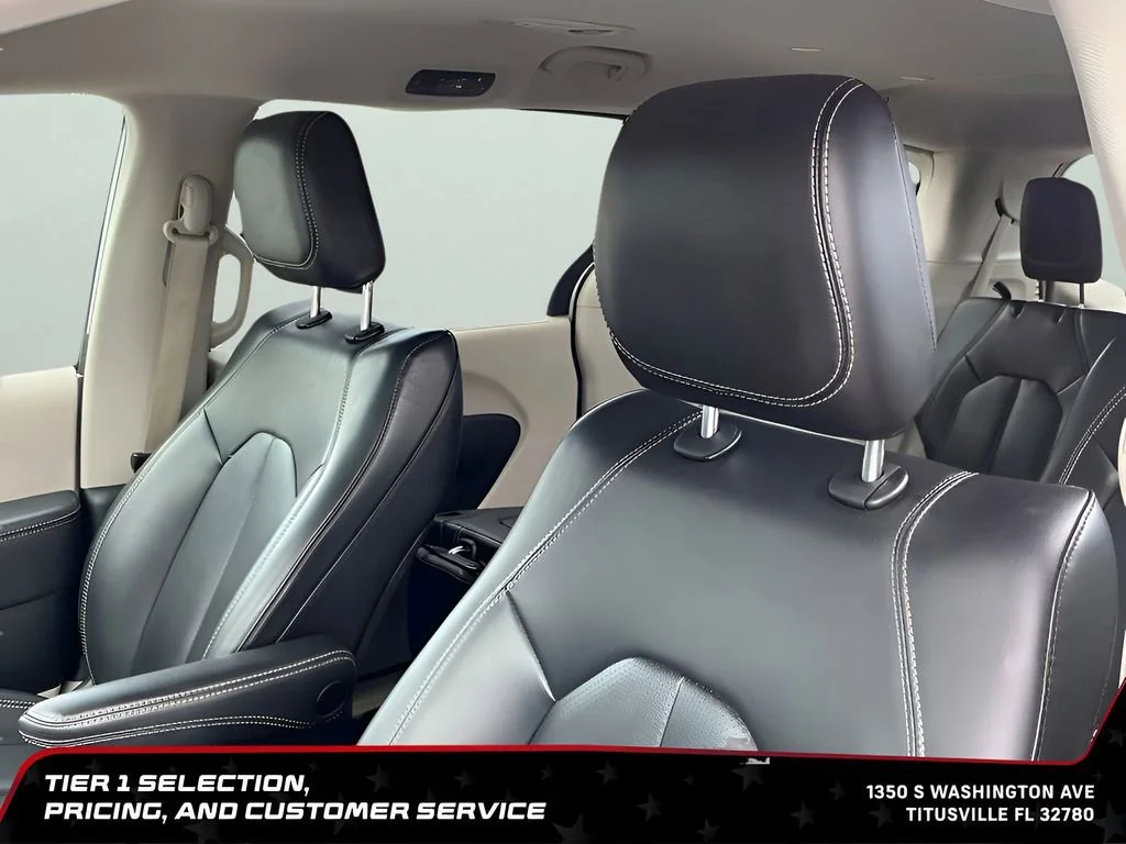 Used 2023 White Chrysler Touring L image 21