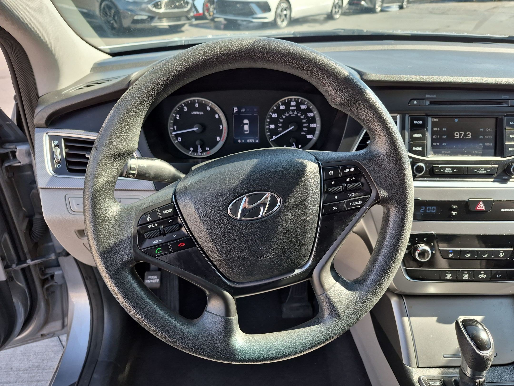 Used 2015 Shale Gray Metallic Hyundai 2.4L SE image 16