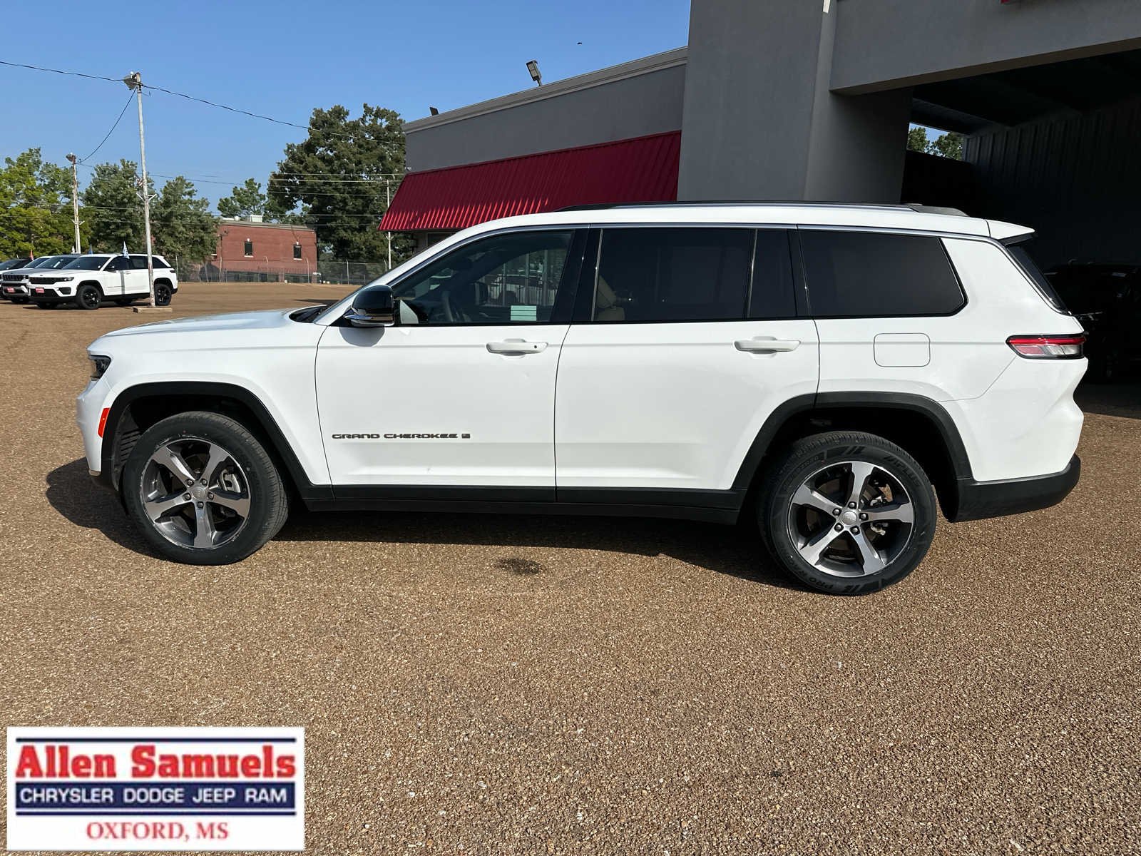Certified Used 2023 Bright White Clearcoat Jeep Limited image 6