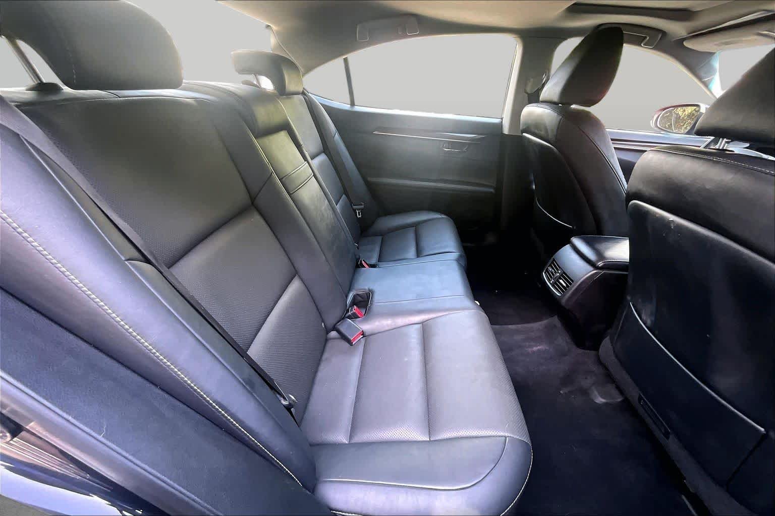 Used 2015 Obsidian Lexus  image 20