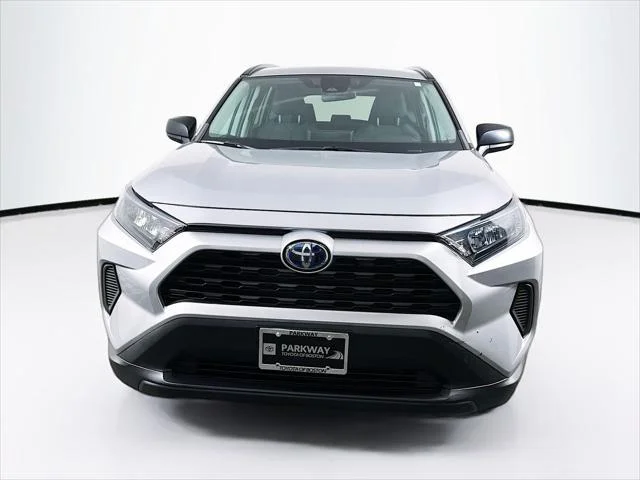 Certified Used 2022 SILVER SKY METALLIC Toyota  image 2