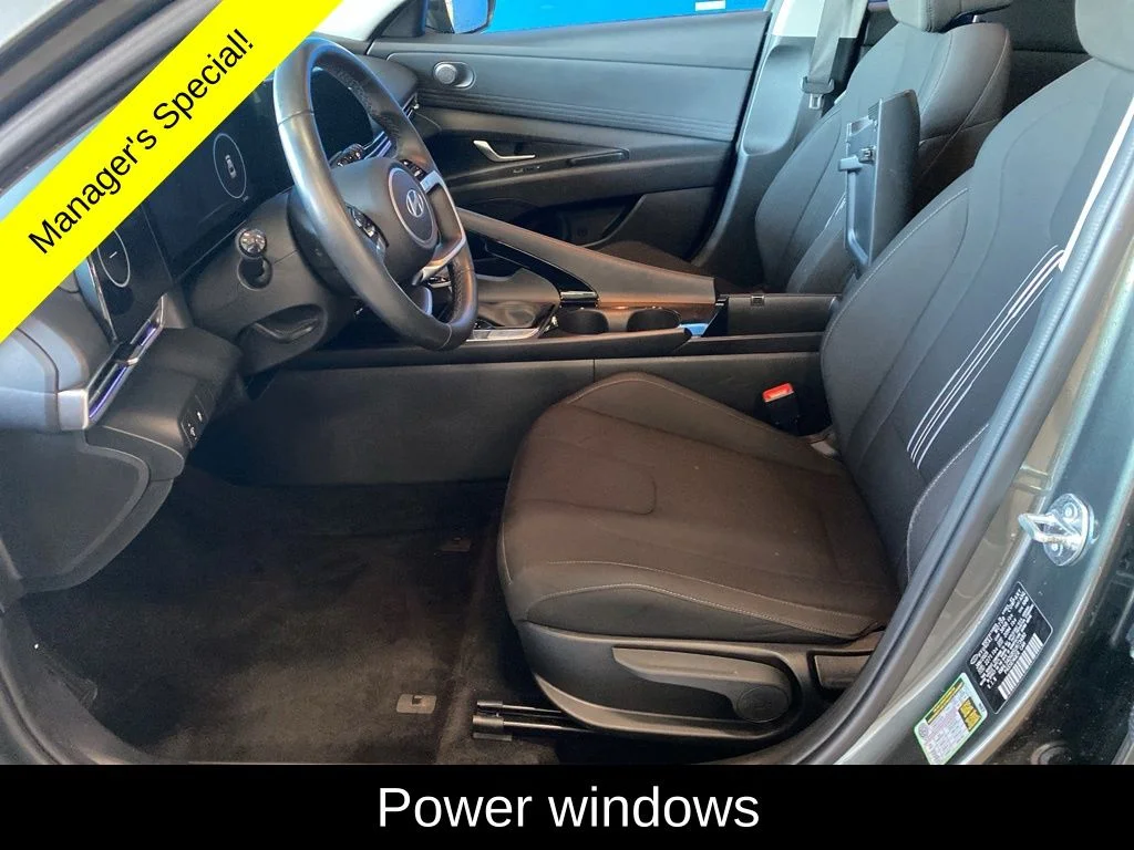 Used 2025 Gray Hyundai SEL Convenience image 13
