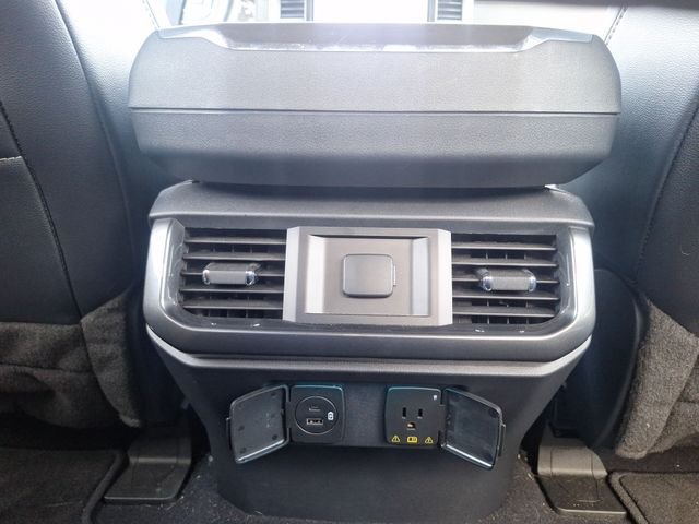 Used 2023 Silver Ford XLT image 30