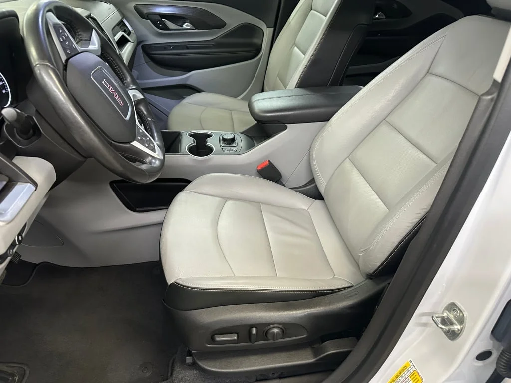 Used 2021 WHITE FROST TRICOAT GMC SLT image 5