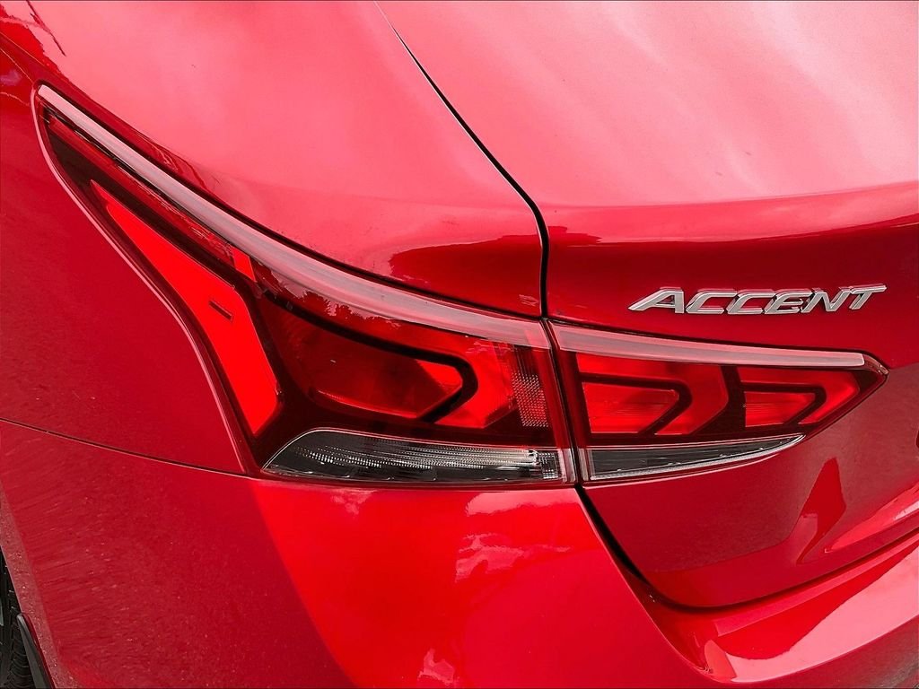 Used 2019 Pomegranate Red Metallic Hyundai SE image 32