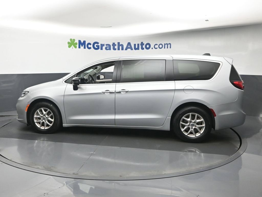 Used 2024 Silver Chrysler Touring L image 26