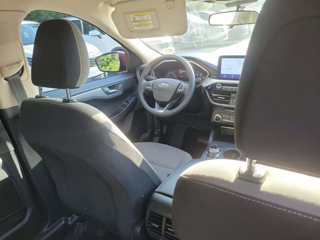 Used 2020 Red Metallic Ford SE image 13