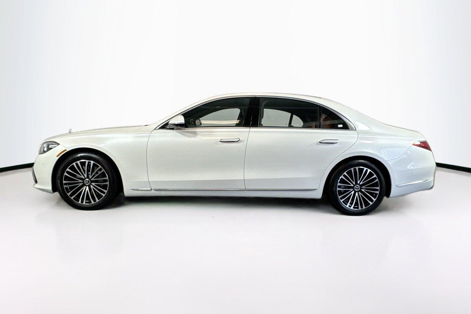 Used 2021 Designo Diamond White Mercedes-Benz S 580 image 8