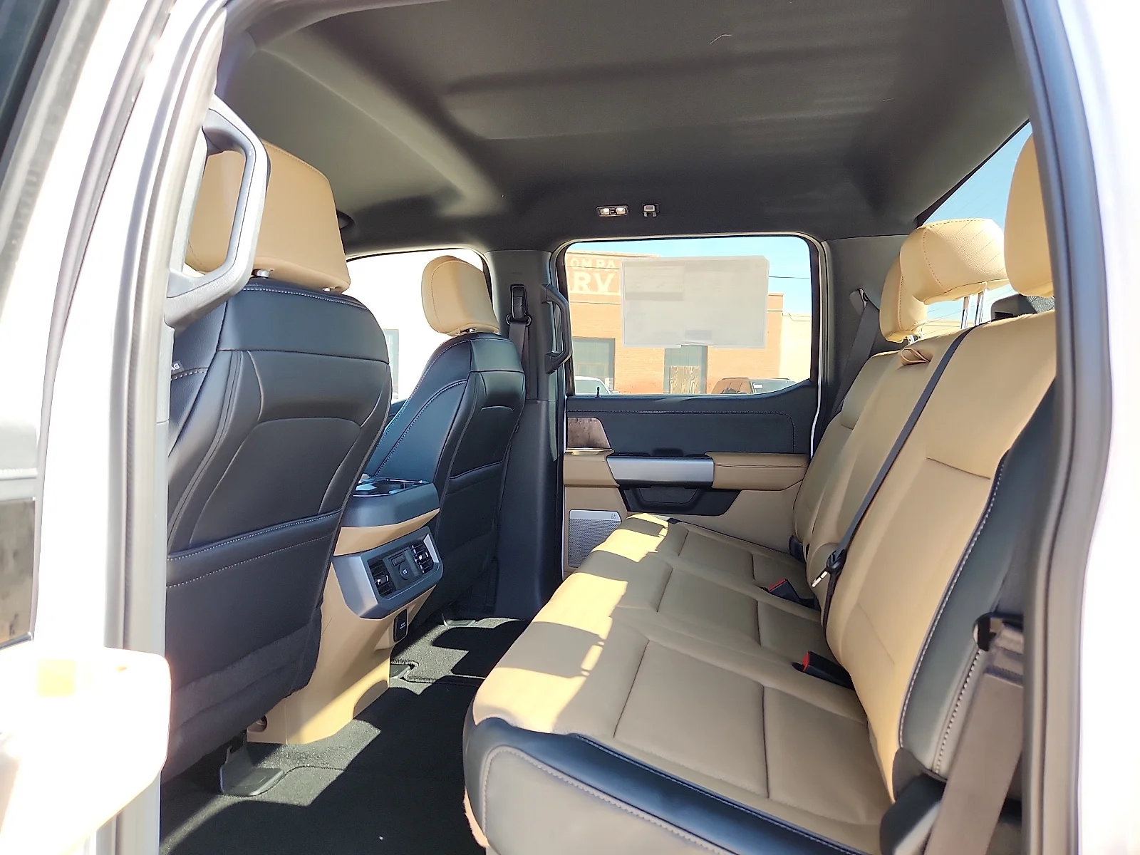 New 2026 Oxford White Ford Lariat image 18