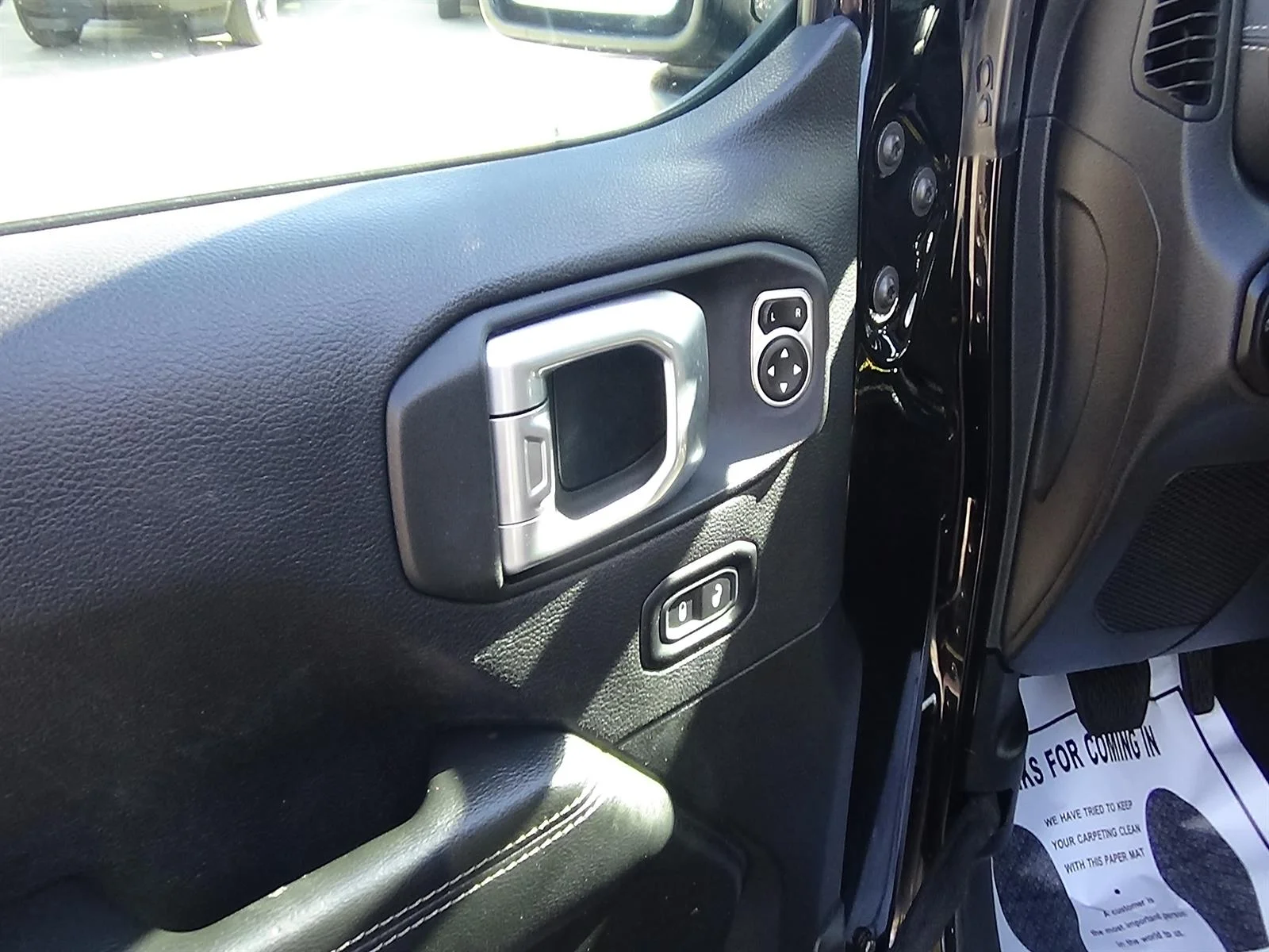 Used 2021 Black Clear Coat (px8) Jeep Overland image 16