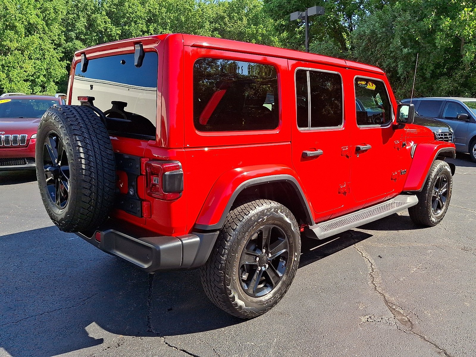 Certified Used 2022 Firecracker Red Clearcoat Jeep Unlimited Sahara Altitude image 6