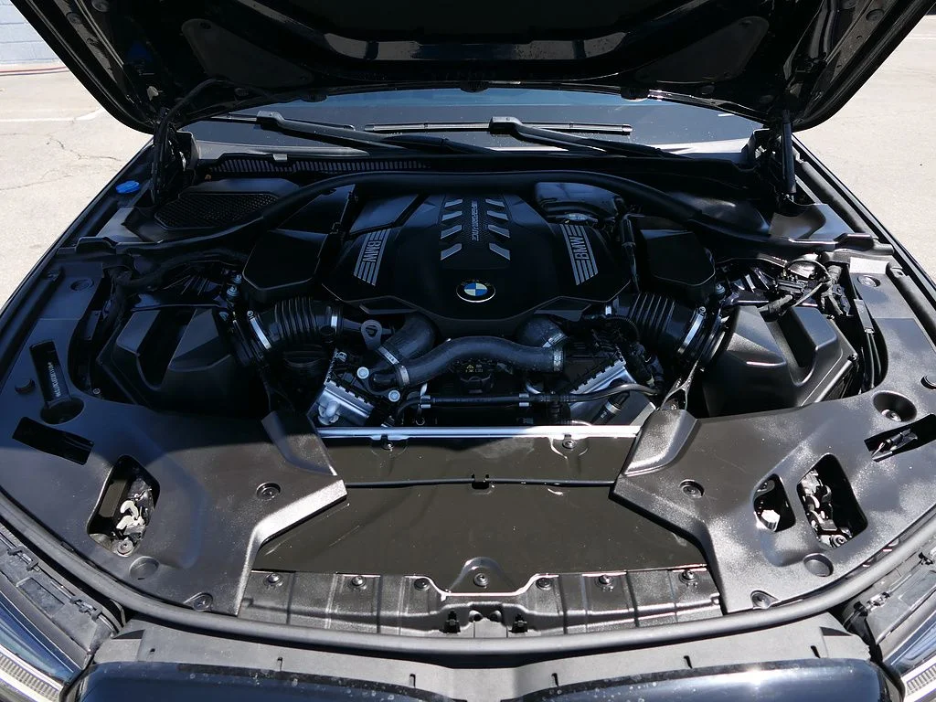 Used 2023 Carbon Black Metallic BMW M550i xDrive image 31