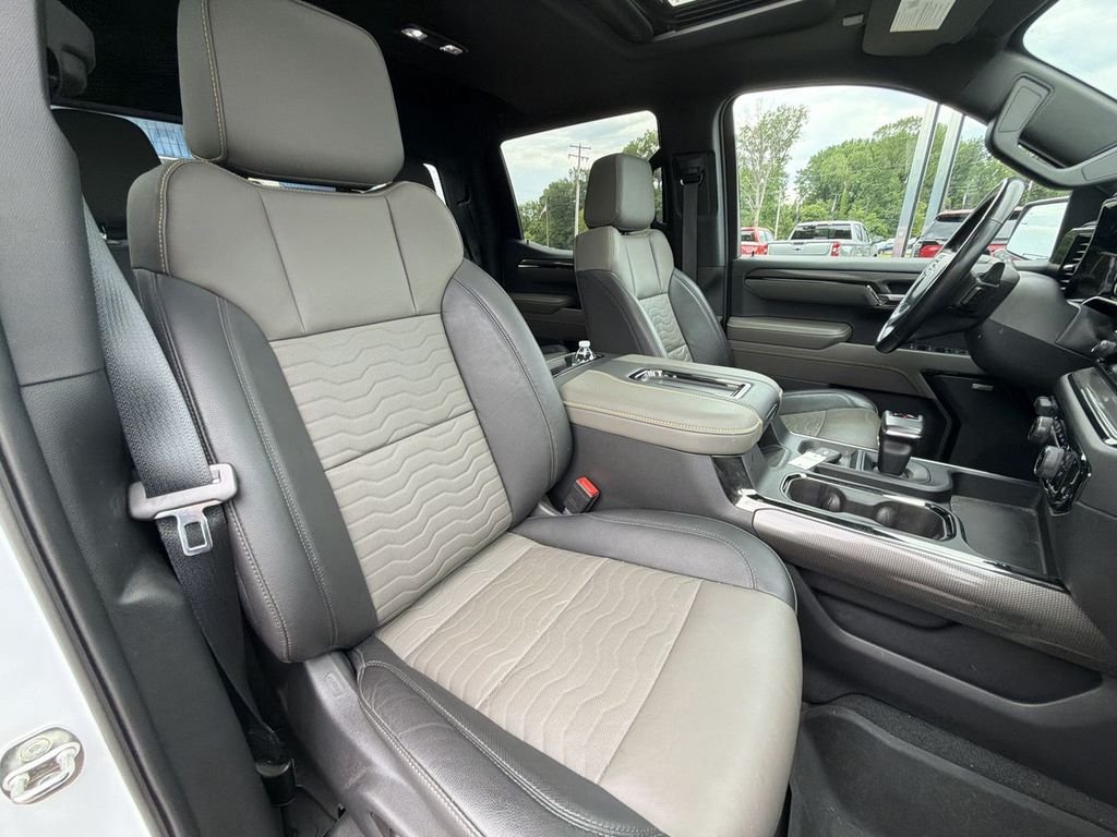 Used 2022 White Chevrolet ZR2 image 29
