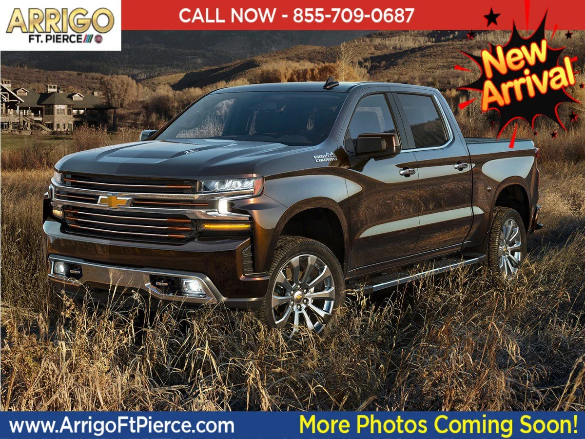 Used 2019 Iridescent Pearl Tricoat Chevrolet LT image 1