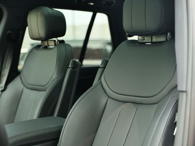 New 2026 Santorini Black LAND ROVER SE image 25