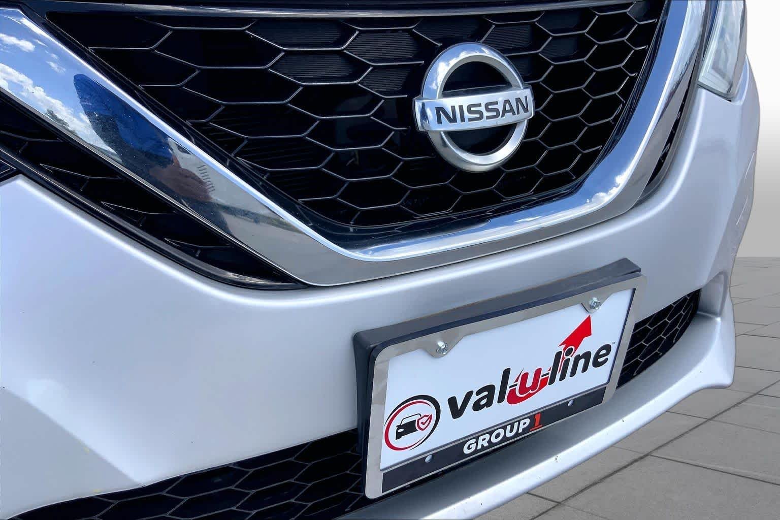 Used 2017 Brilliant Silver Nissan S image 28