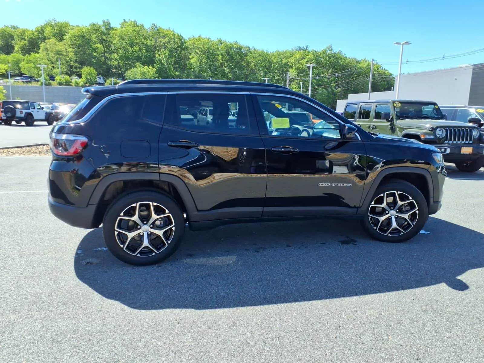 Certified Used 2024 Diamond Black Crystal Pearlcoat Jeep Limited image 6