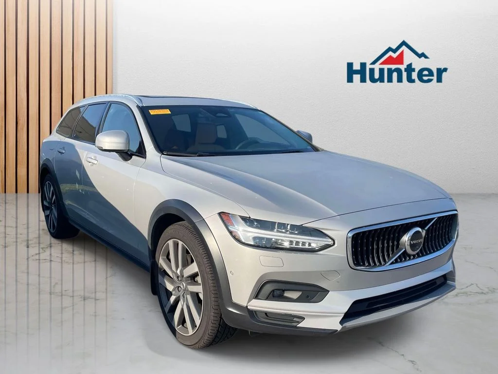 Used 2023 silver Volvo Ultimate image 1