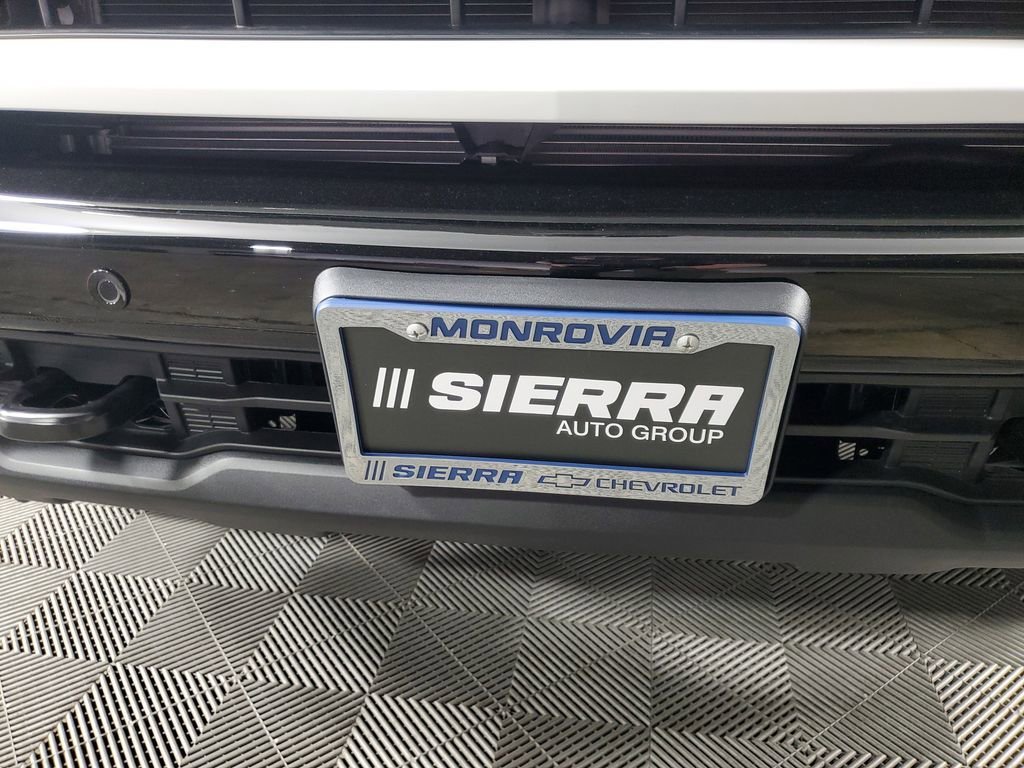 New 2026 Summit White Chevrolet Custom image 10