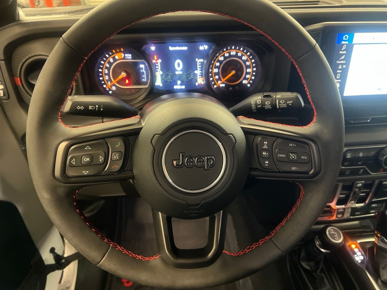 Used 2024 White Jeep Rubicon image 27