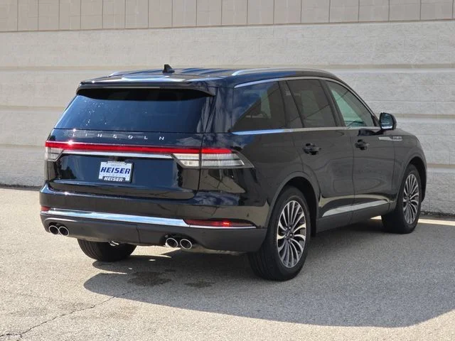 Used 2023 Black Lincoln Reserve image 13