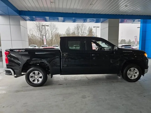 Used 2025 Black Chevrolet LT image 9