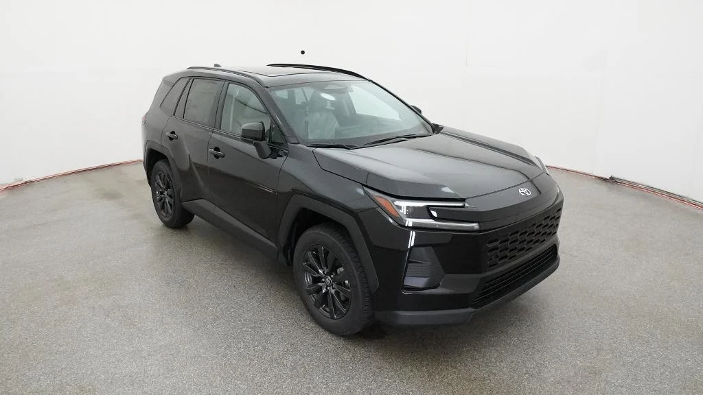 New 2026 Midnight Black Metallic Toyota XLE Premium image 10