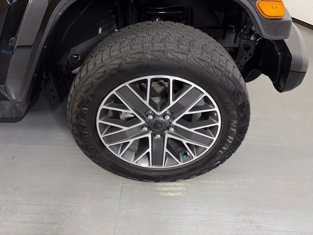 Used 2024 Black Jeep High Altitude 4xe image 10