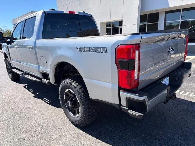 New 2027 Iconic Silver Metallic Ford F-250® XLT image 32