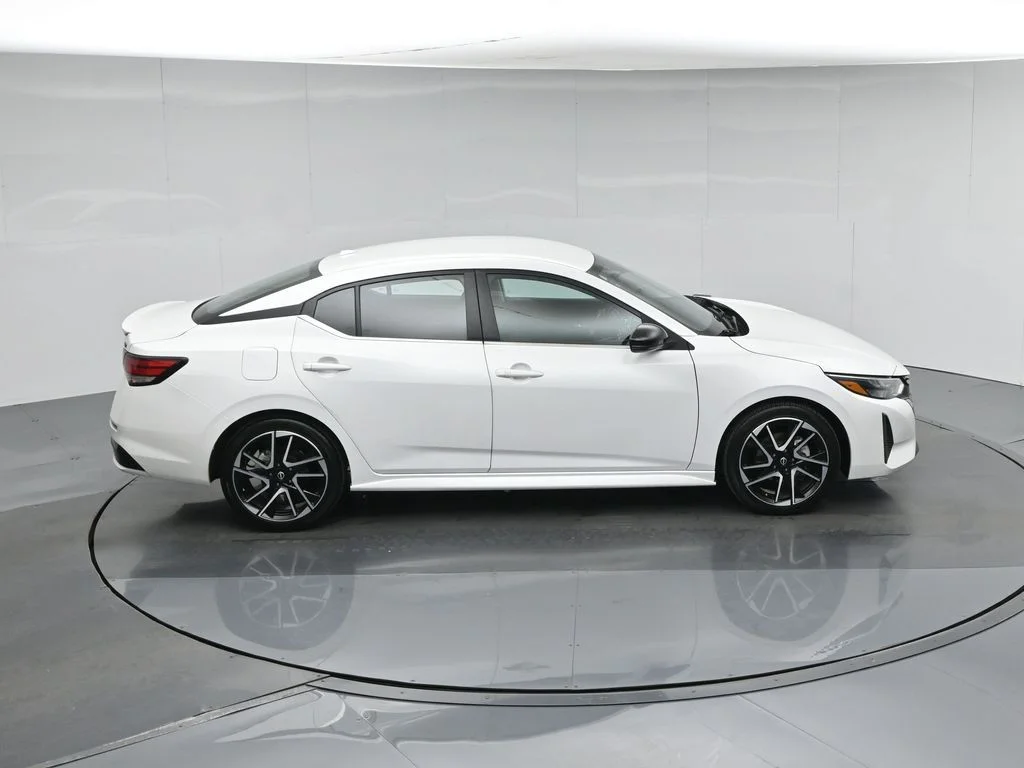 Used 2024 White Nissan SR image 40