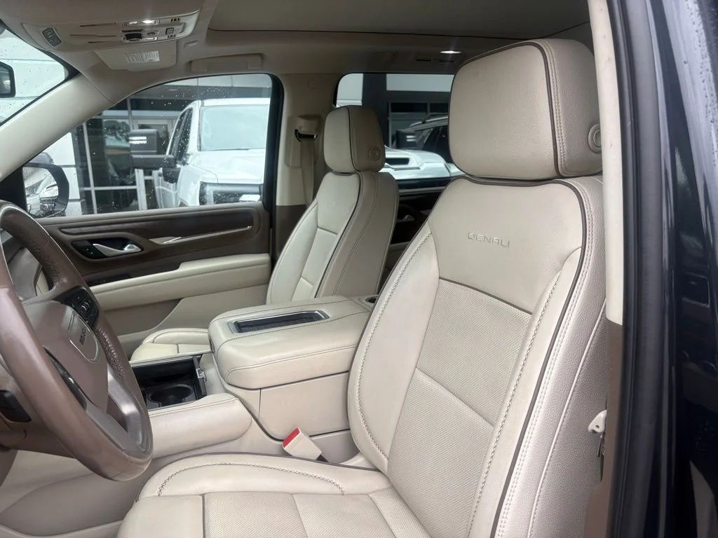 Used 2022 Hunter Green GMC Denali image 15