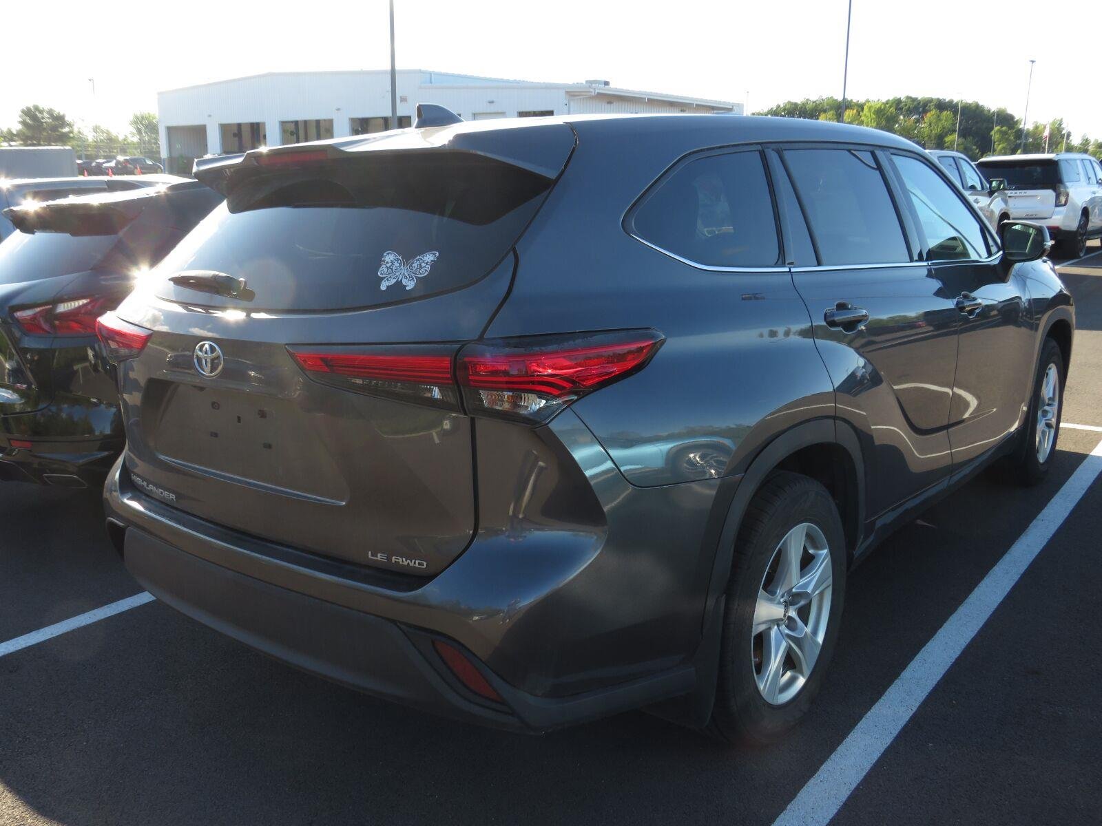 Used 2021 Magnetic Gray Metallic Toyota LE image 9