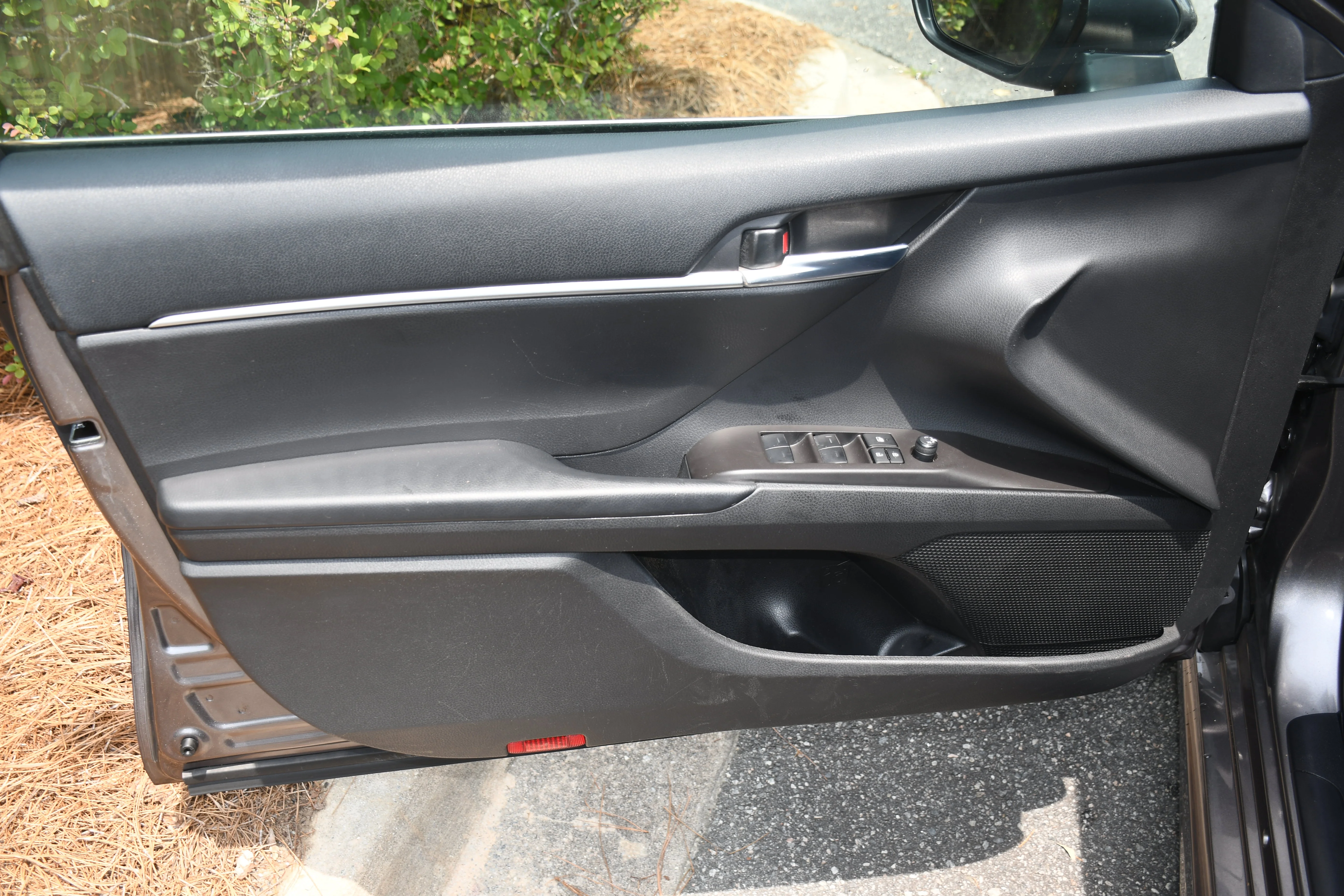 Certified Used 2023 Gray Toyota SE image 9