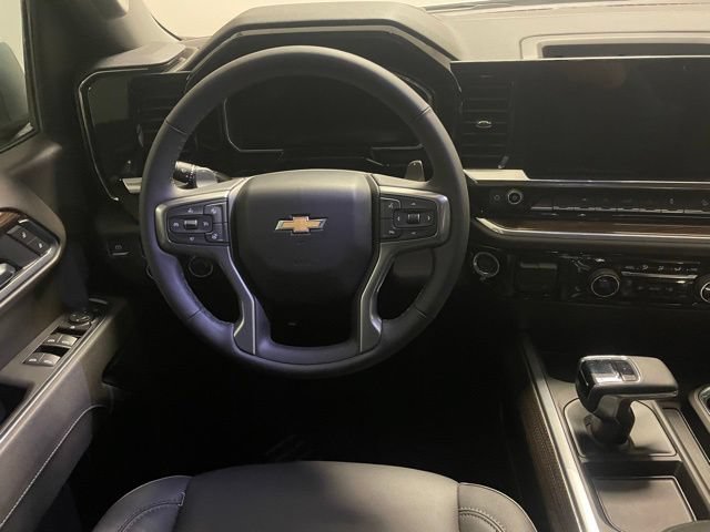 Used 2026 Summit White Chevrolet LT image 17