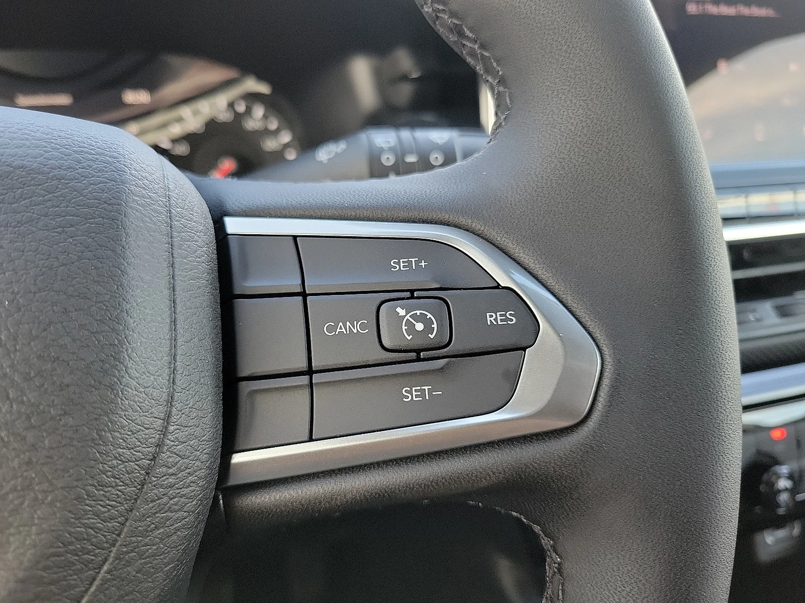 New 2026 Silver Zynith Jeep LATITUDE ALTITUDE 4X4 image 19