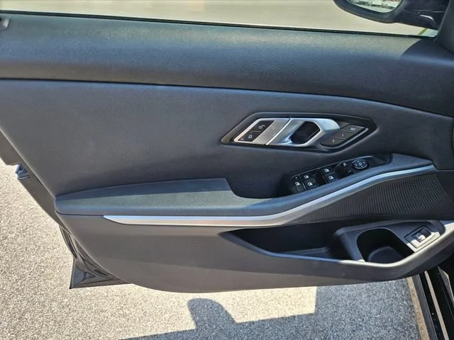 Used 2019 Black BMW 330i image 10