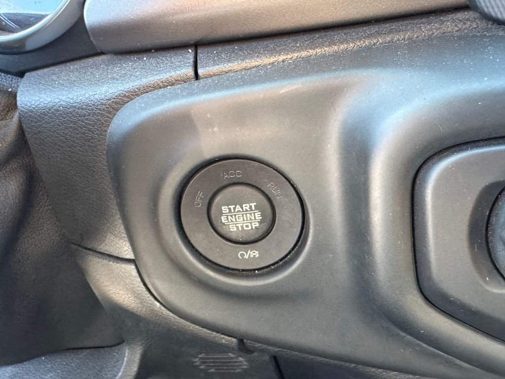 Used 2018 Black Clearcoat Jeep Sport image 10