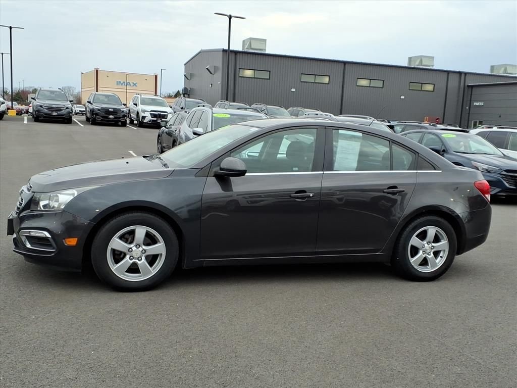 Used 2015 Chevrolet Cruze 1LT with VIN 1G1PC5SB6F7134926 for sale in Savoy, IL