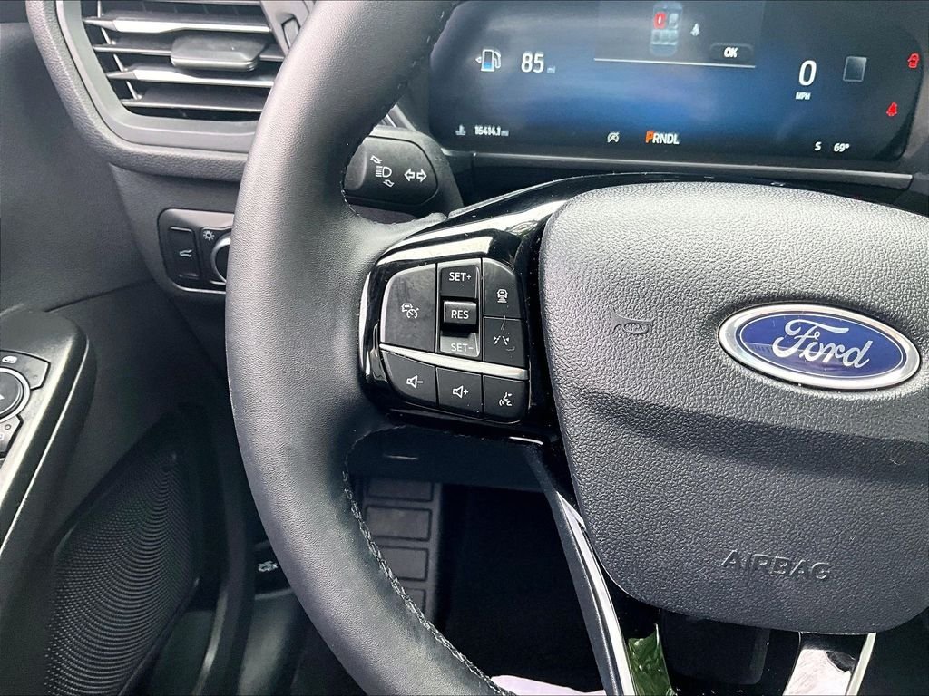 Used 2025 Black Metallic Ford Platinum image 23