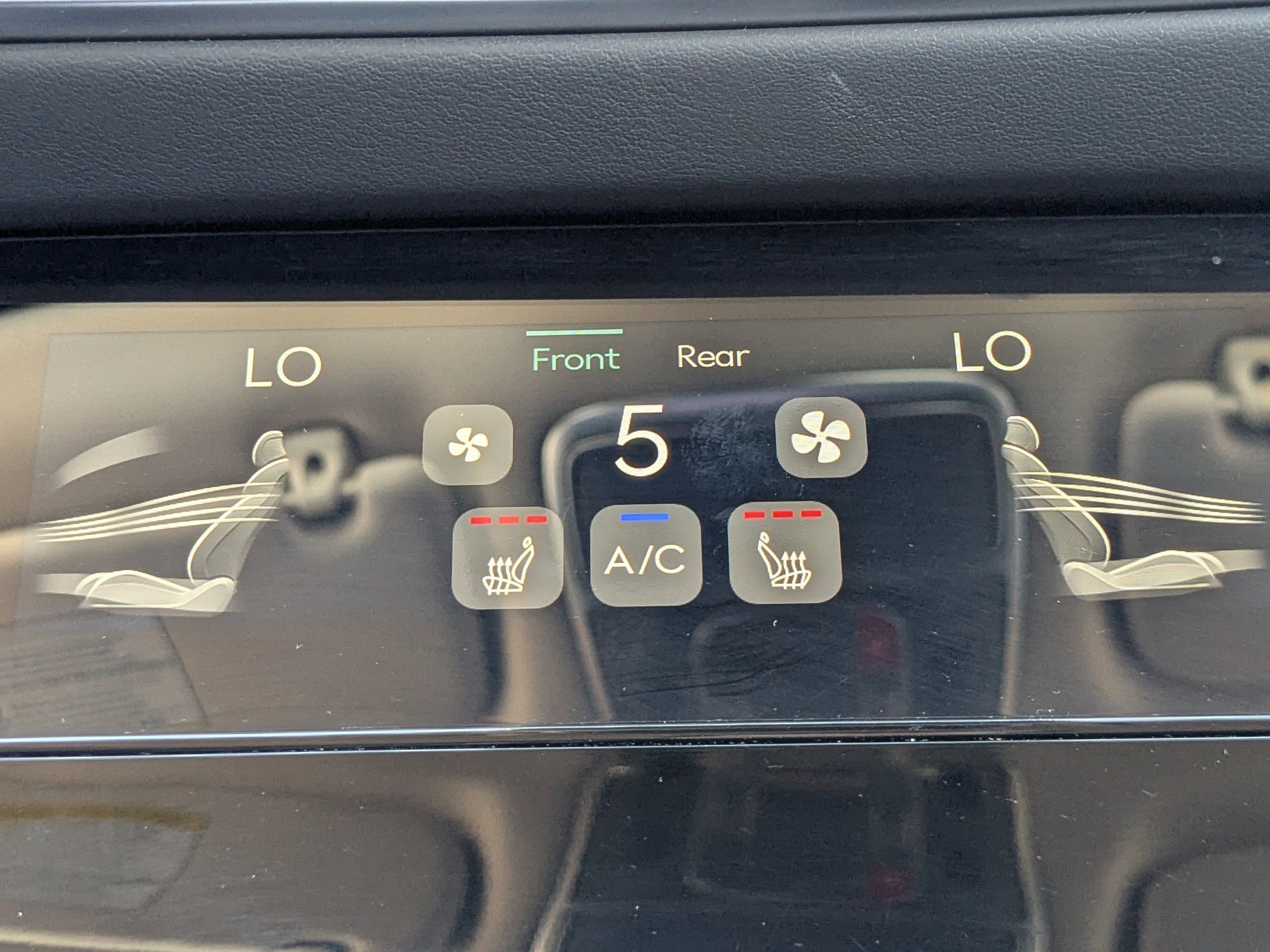 2026 GENESIS GV70 Standard - Photo 24