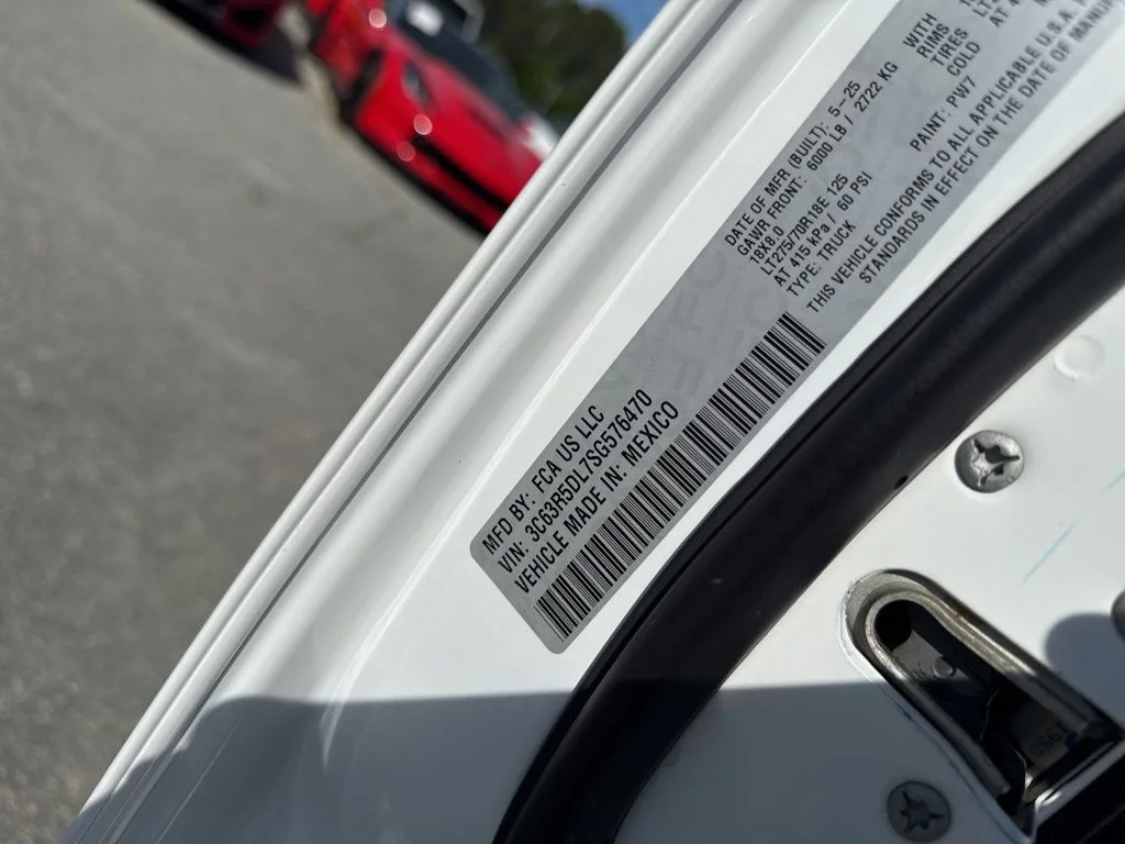 Used 2025 White Ram Big Horn image 36