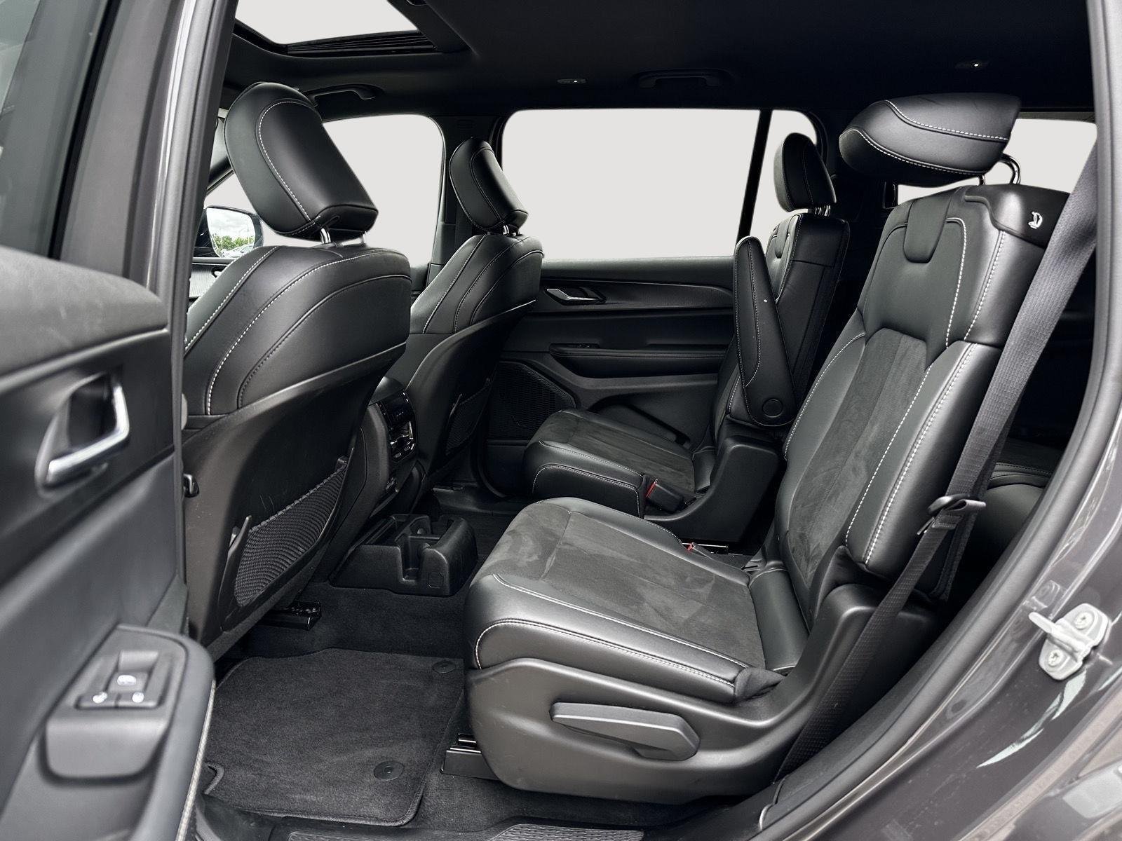 Used 2025 Baltic Gray Metallic Clearcoat Jeep Altitude X image 20